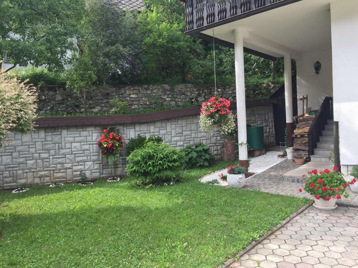 Kirhouse Apartment Бохинийска Бела Екстериор снимка